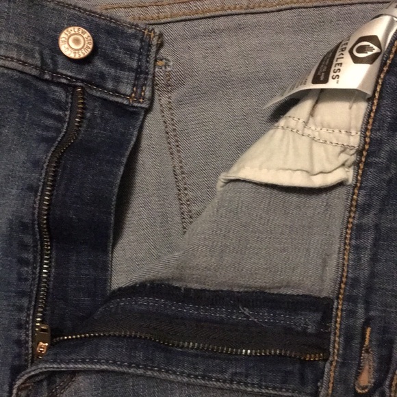 Levi's Classic Bootcut Jeans - Picture 4 of 9